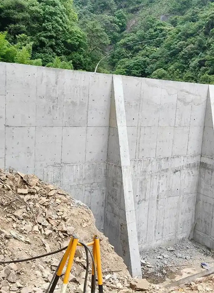 东营河口区重力式挡土墙